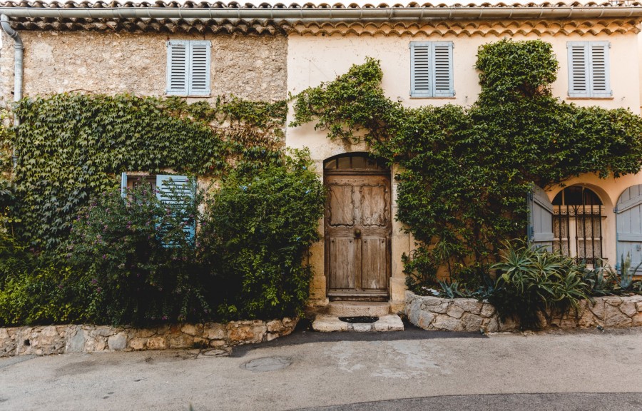 Quelles sont les caractéristiques d'une maison provençale ancienne ?